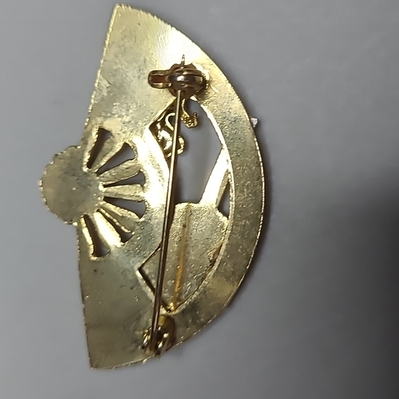 Pin - Picture 2 of 3